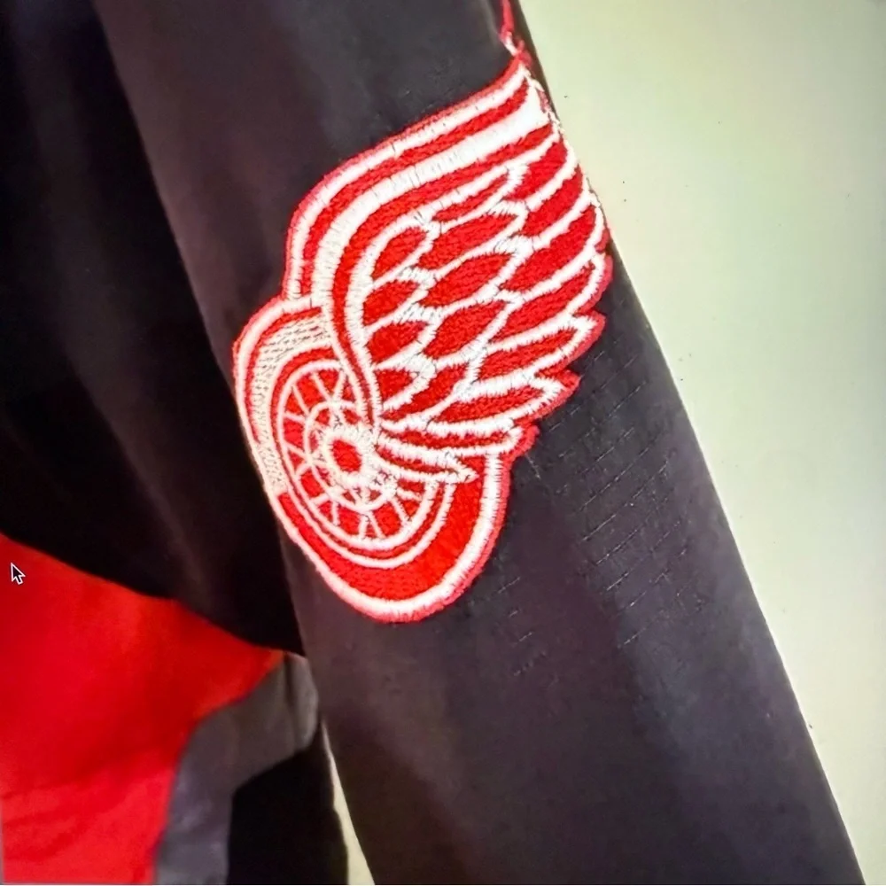 Reebok vintage youth, XL,‎ detroit red wings NHL red, black parka winter coat